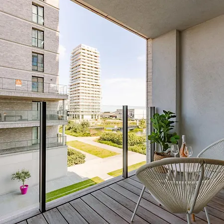 Huswell - Modern And Stylish With Terrace *